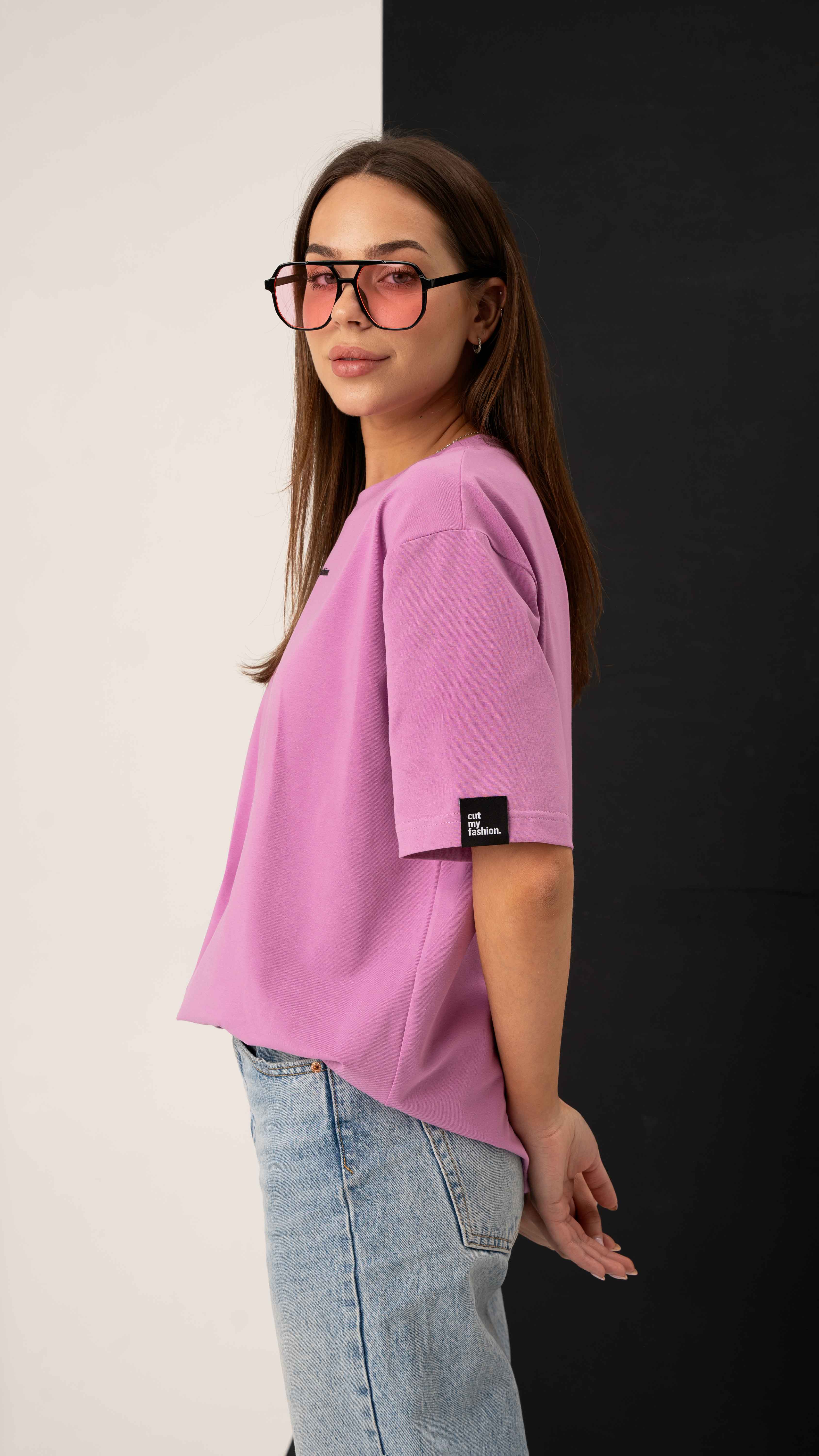 Freizeit-T-Shirts für Frauen, die Wert auf Qualität und Vielseitigkeit legen. Entworfen und hergestellt von cutmyfashion