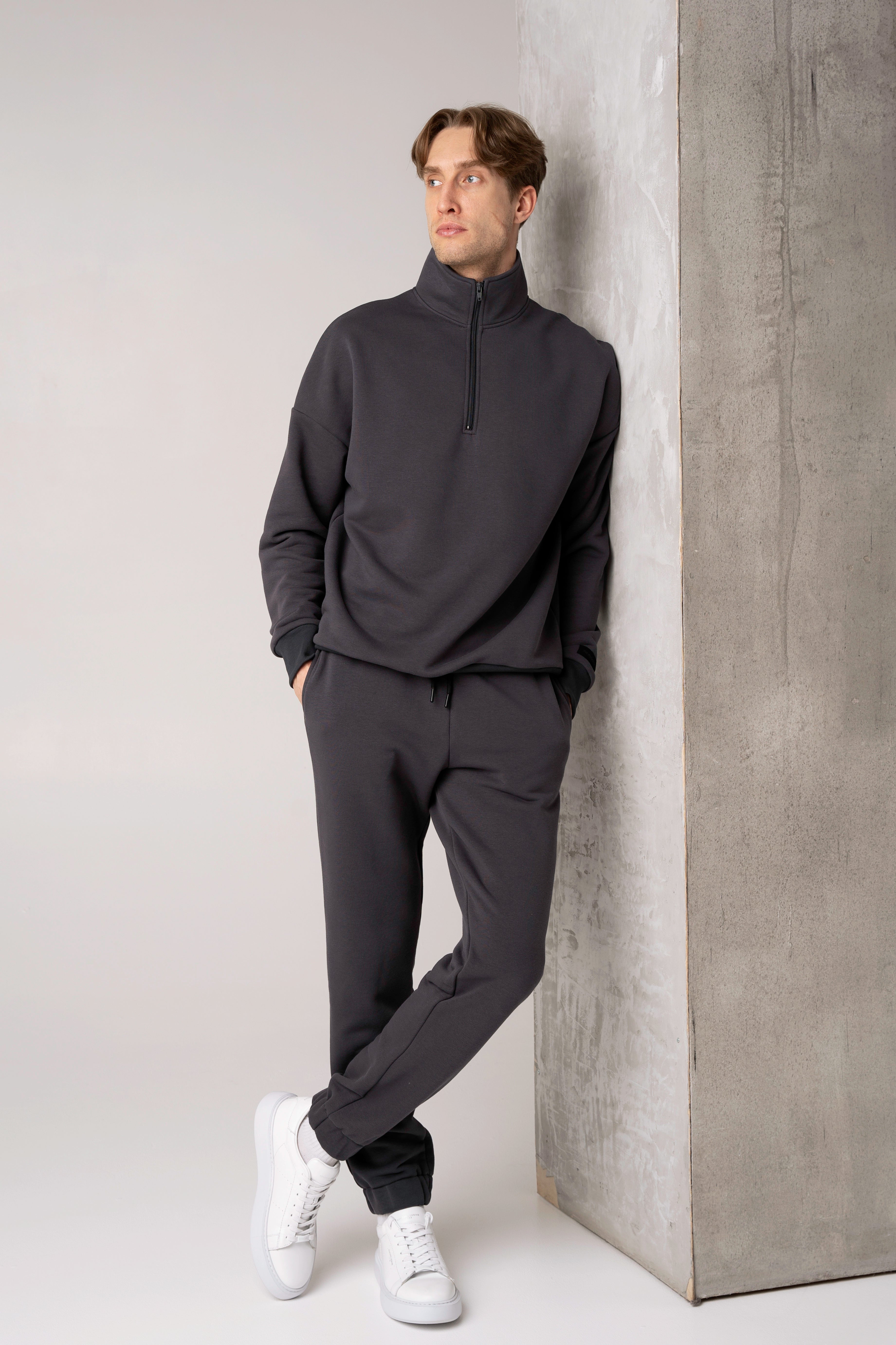 Pilki vyriški laisvalaikio treningai be pūkelio su užtrauktuku ir kelnėmis su raišteliu bei kišenėmis